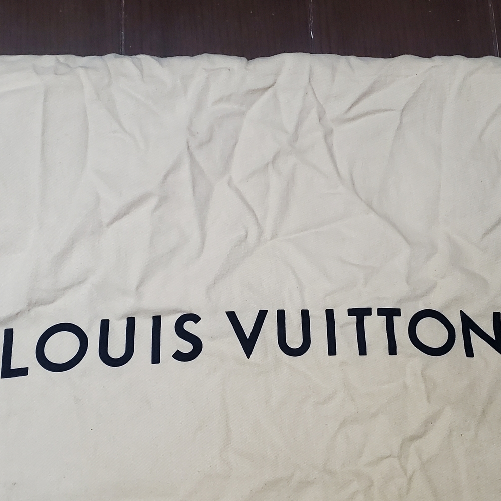 Louis Vuitton Neverfull Bag and Wristlet - Picture 13 of 14
